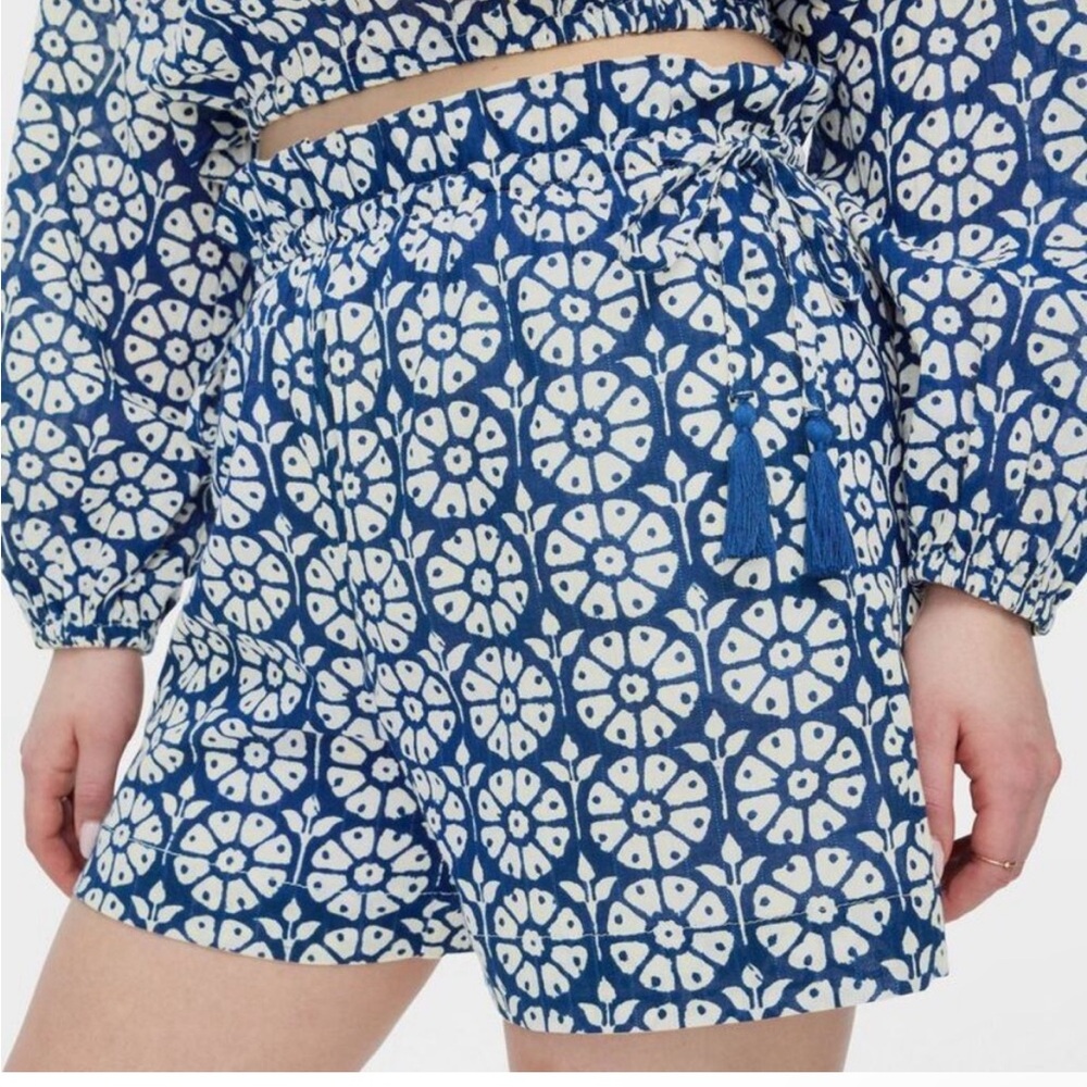 Roller Rabbit - Women's Daisy Floral Side-Tie Beach Pull-On Shorts Navy Blue XS